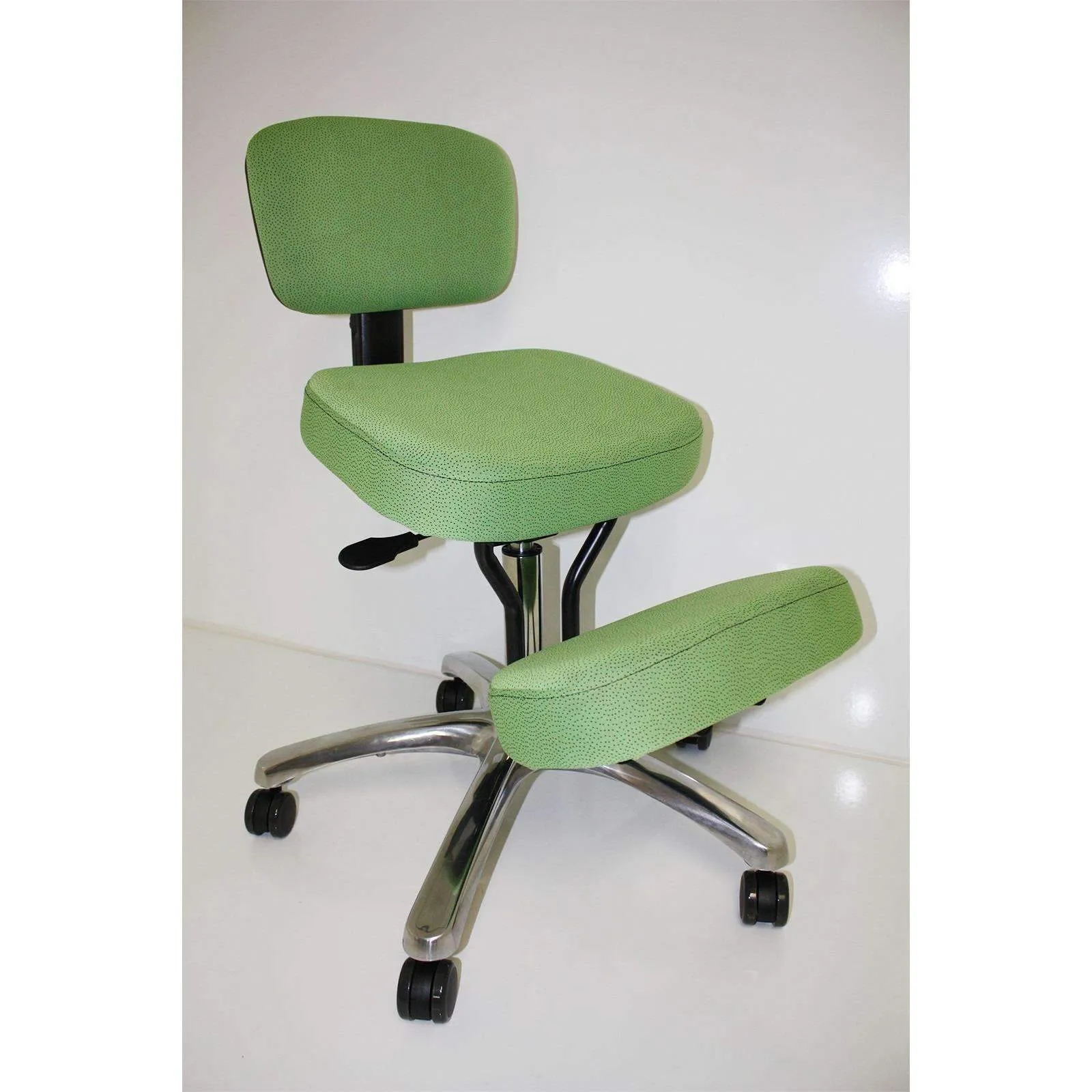 Jobri BetterPosture® Jazzy Kneeling Chair; BP1446