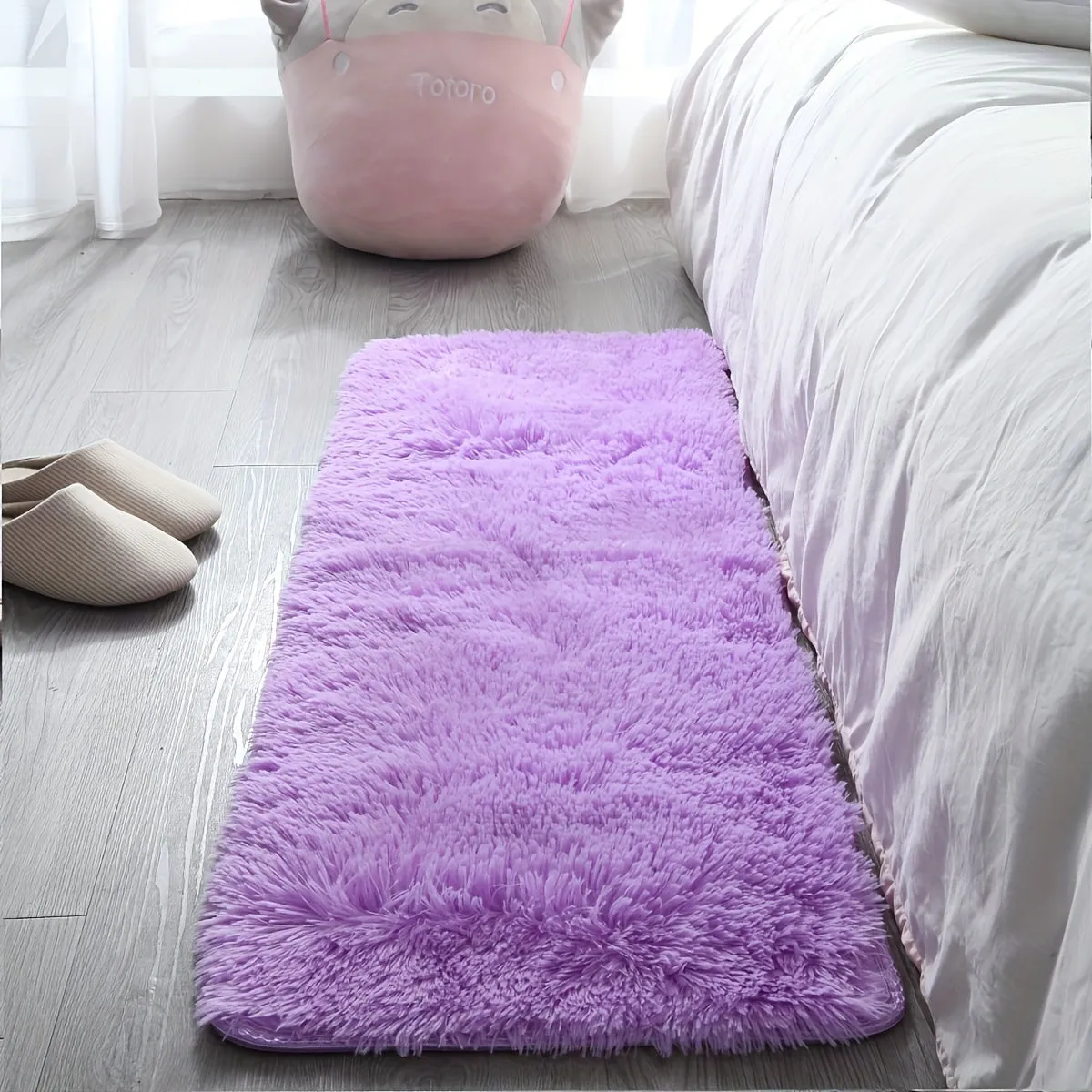 Luxury Nonslip Fluffy Bedroom Rug with Stylish Design