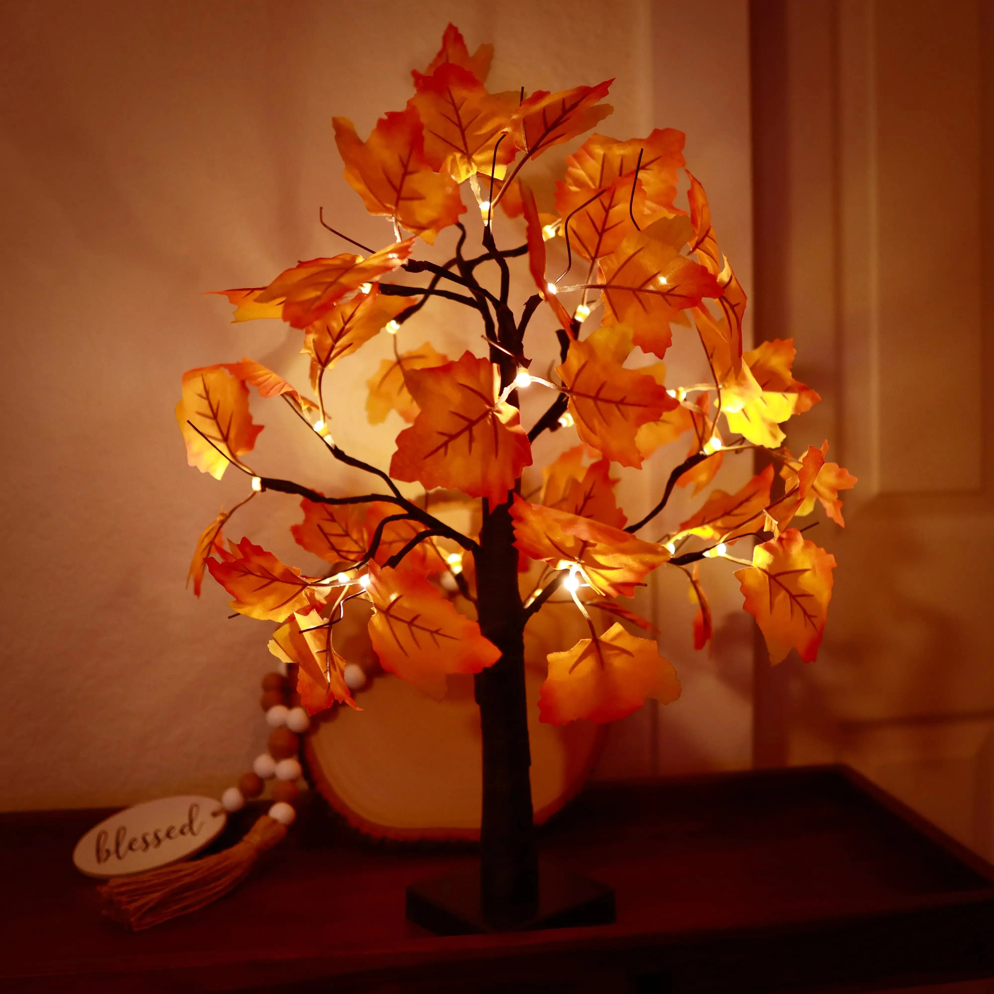 Maple Leaf Light Tree Table Lamp