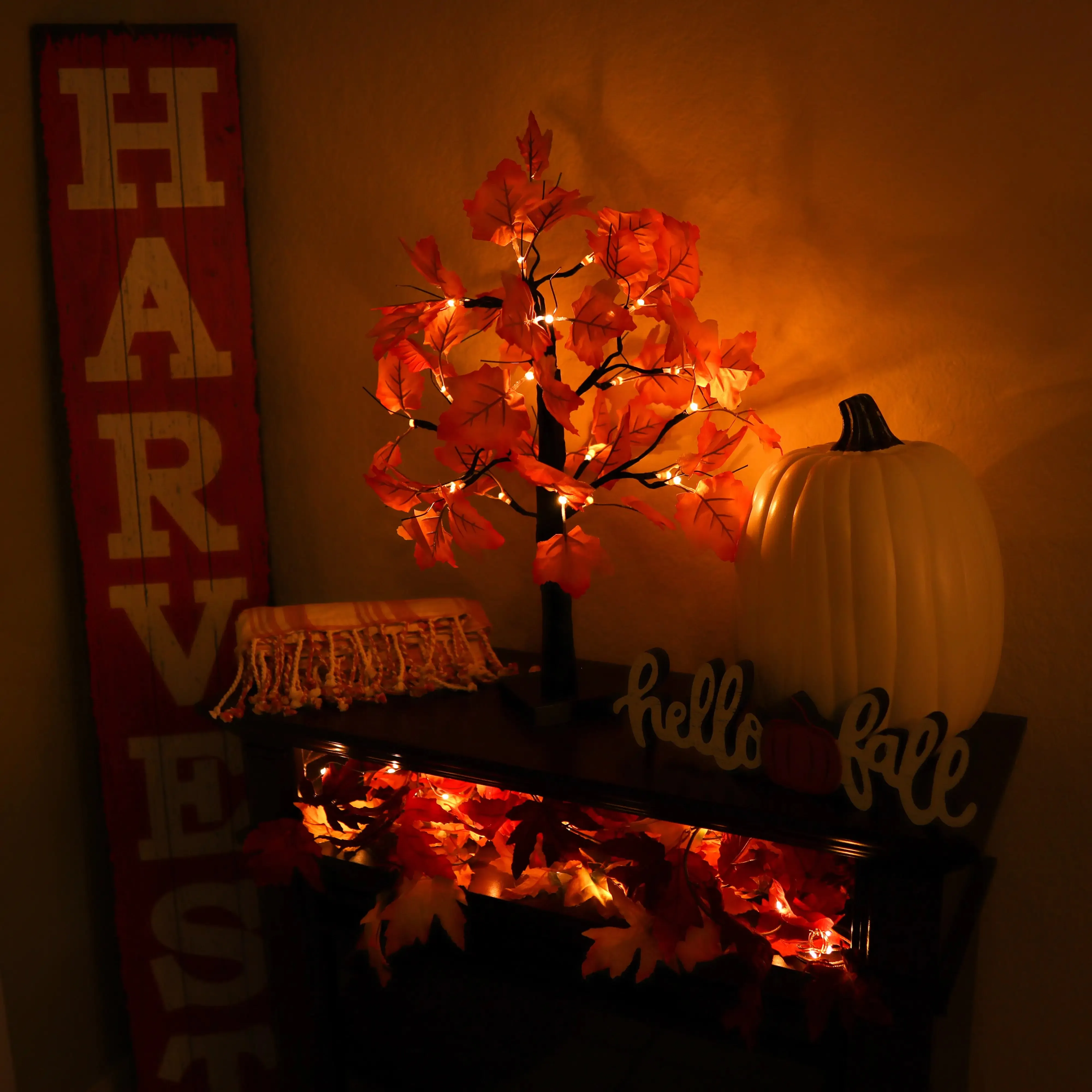 Maple Leaf Light Tree Table Lamp